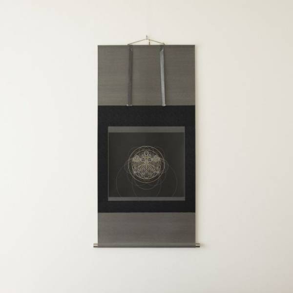 大阪マルキン家具×京源「家紋のある暮らし展」関西及び国内インテリアショップで8/18～8/30 初開催！フェラーリ社等ハイブランドのデザインも手掛ける紋章上繪師 波戸場承龍・耀次の作品をインテリアに合わせ、アートのある暮らしを提案