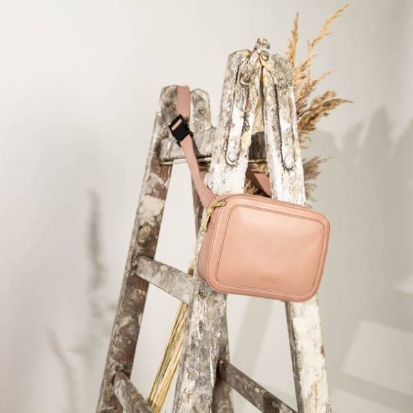 アップルレザーやサボテンレザー製のヴィーガンなファッションアイテムを8月31日まで期間限定10％OFFキャンペーン開催！