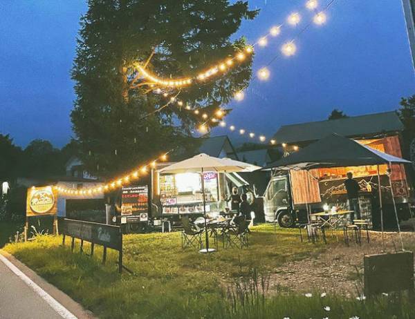 山梨県産の食材を使用したフードトラックが週替わりで集結！清里高原にフードトラックステーション「八ヶ岳ルロット」オープン