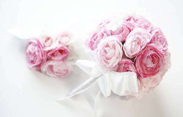 期間限定でブートニアのアレンジ料無料キャンペーンを9月1日～10月31日までにウェディングブーケの制作をご依頼いただいた方限定で実施