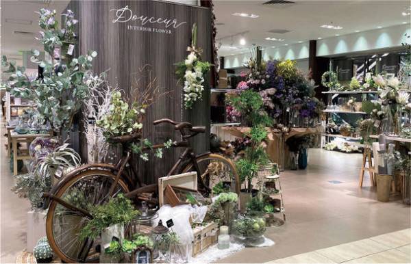 期間限定でブートニアのアレンジ料無料キャンペーンを9月1日～10月31日までにウェディングブーケの制作をご依頼いただいた方限定で実施