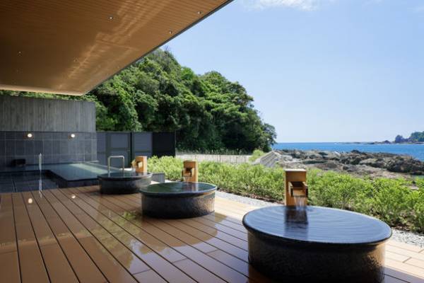 和歌山県すさみ町で5者連携の地方創生に向けた取り組みがスタート　JRきのくに線 周参見駅にて道の駅すさみが地域産品を出張販売　「WEST EXPRESS 銀河」で、“鉄道の駅”と“道の駅”の新たなコラボが実現