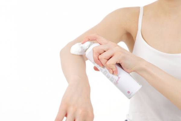 ジュワッと潤うボディ用炭酸クラッキングフォーム『sparkling shot』が9月13日より店頭発売