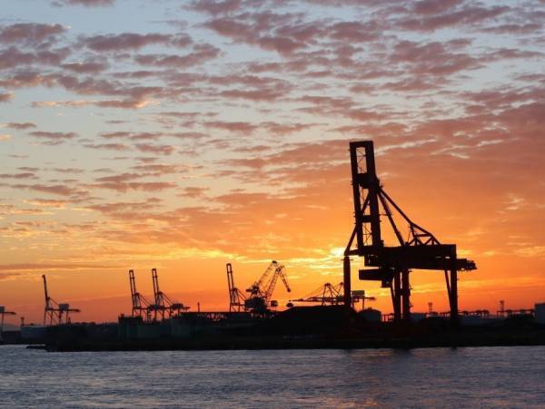 水都大阪で「寄り道」しよう。都心のサンセットクルーズを期間限定運航!