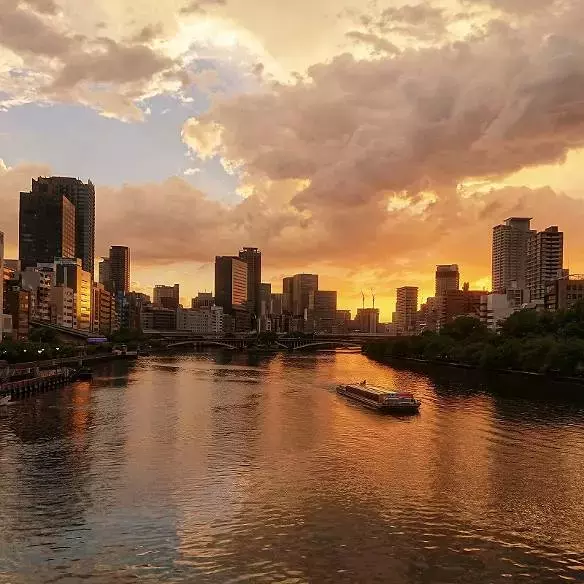 水都大阪で「寄り道」しよう。都心のサンセットクルーズを期間限定運航!