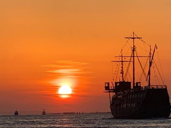 水都大阪で「寄り道」しよう。都心のサンセットクルーズを期間限定運航!