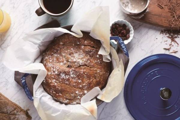 仏鋳物ホーロー鍋「ストウブ」が日本での人気カラー『ロイヤルブルー』を刷新！9/3新発売