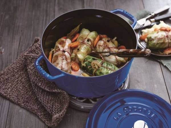 仏鋳物ホーロー鍋「ストウブ」が日本での人気カラー『ロイヤルブルー』を刷新！9/3新発売