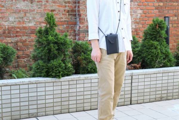 手ぶら感覚の財布付きスマートフォンポーチ「+pocket」が8月17日より大丸東京店にてPOPUP出店販売！