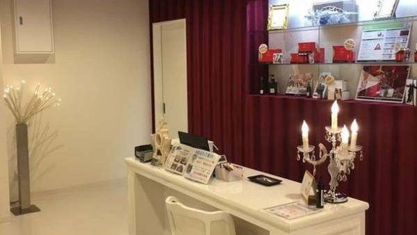 ＜発毛専用サロン部門2冠達成！＞　脅威の98.2％の発毛率を実現する発毛サロン　日本で唯一の発毛サロン(R)「BIDAN 難波店」が8月26日(金)で移転4周年を迎えます！！