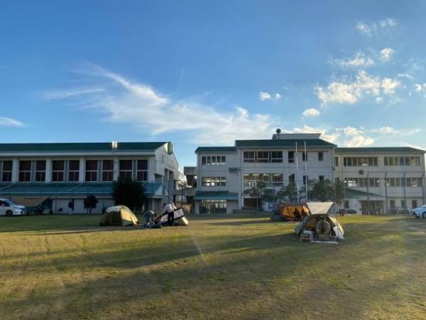 和歌山の新感覚キャンプ場に学校給食カフェ『SHINODA CAFE』が8/20オープン！