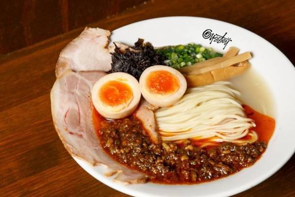 東京で大人気の牡蠣塩らぁ麺店が大阪日本橋に上陸！関西生まれの人気インフルエンサーとオタカルチャーの聖地・日本橋でコラボプロジェクト　ラーメン店×インフルエンサー トレーディングカードを発表