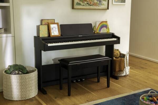 スリムでスタイリッシュなデザインとクラシックなデザイン　エントリークラスのデジタルピアノ 2機種発売