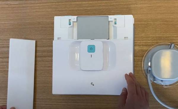 電源不要！面倒な窓掃除をこれ1台で。コードレス窓拭きロボット『ayi(アイ) W7』が8月29日(月)よりMakuakeにて先行販売開始！