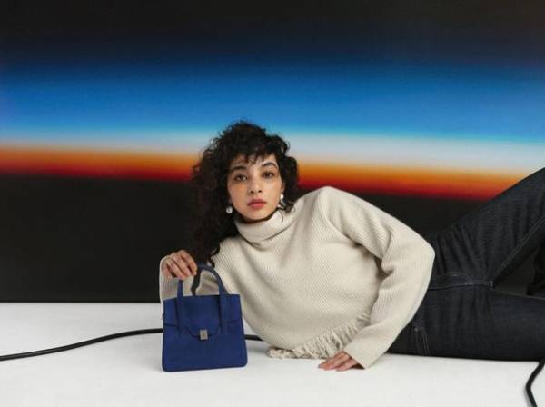 アニエスベー、アイコニックなバッグの新作を中心に2022年秋冬コレクションをローンチ