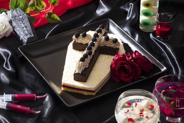 ホテル京阪 京橋 グランデ レストラン「ロレーヌ」にてスイーツバイキング「スゥイーツ オブ ドラキュラ～黄昏時のブラッディタイム～」を開催します！