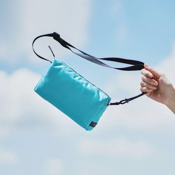 ポケット感覚の次世代バッグ！95gの超軽量ミニショルダー　先行販売で目標金額2186％達成、一般販売開始へ！