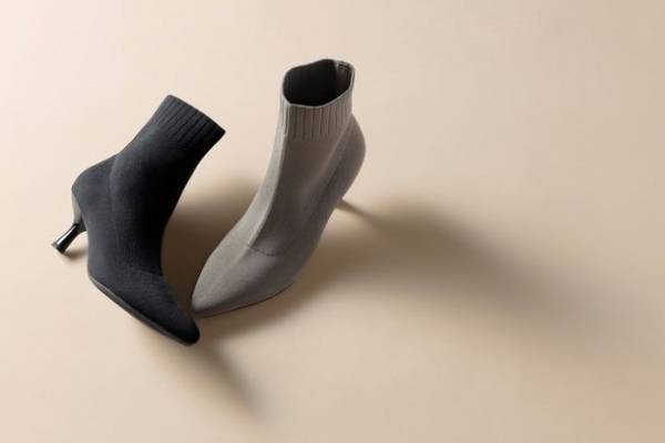 ニット素材の85％が再生PET樹脂、靴底にはTPEを使用　リサイクルニットシューズ第3弾　PLSTが、「軽い・履きやすい・美脚見えするニットブーツ」を発売