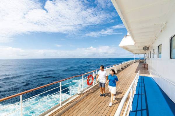 飛鳥クルーズ 船上プログラム『ウォーク・ア・マイル』「ヘルスツーリズム認証」を取得