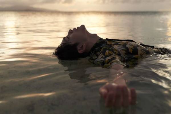 心を解放させる旅に出た。松下洸平が見つけた「答え」とは？待望の1st写真集「体温」、10月27日発売。