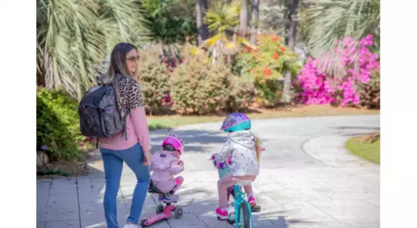 カリフォルニア発！ハイチェア＆アクティビティシート内蔵バックパックが9/29まで「Makuake」にて日本先行販売中