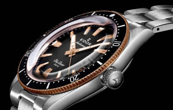 ミリタリーウォッチの復刻コレクション「スカイダイバー」シリーズの新作が9月22日(木)発売　～1973年 特別限定生産モデルが最新技術や素材を使って復刻～