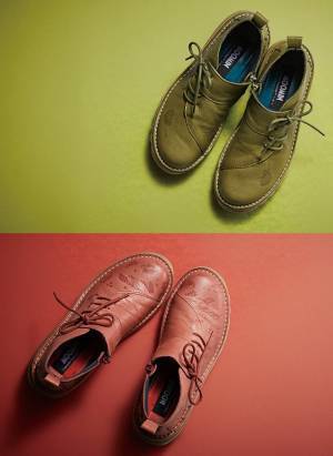 スナフキンとリトルミイ、それぞれの秋のシーンを型押しした、＜スナフキン/リトルミイ＞森のおさんぽ 足にやさしい4Eレザーショートブーツ新発売！