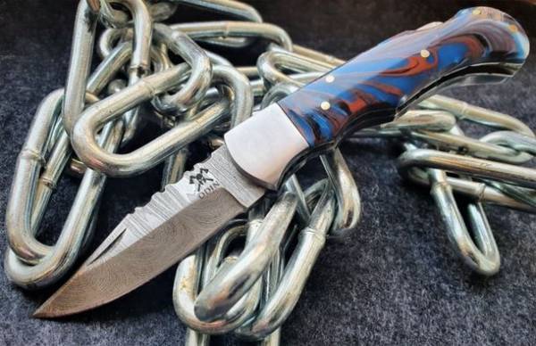 アウトドアで大活躍！330層のダマスカス波紋が美しい「オーディンヴァイキングナイフ」が日本初上陸！9月6日よりMakuakeにて先行予約販売開始