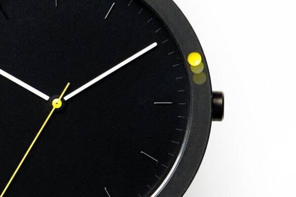 時間に追われる現代人へ。未来の時間の使い方をデザインできる腕時計　Makuakeにて目標応援金額400％を達成