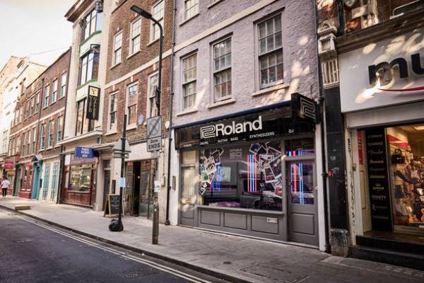 ローランド初の直営店舗『ローランドストア』の第1号店をロンドンにオープン