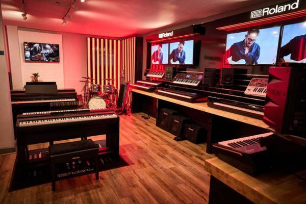 ローランド初の直営店舗『ローランドストア』の第1号店をロンドンにオープン