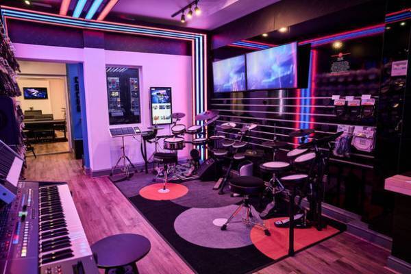 ローランド初の直営店舗『ローランドストア』の第1号店をロンドンにオープン