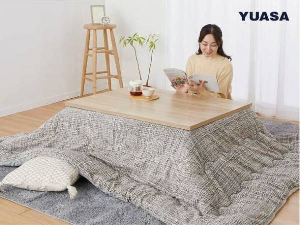 足元を広々使える「フラットヒーターこたつ」に新色 ライトブラウン×ホワイトのツートーンカラーが登場