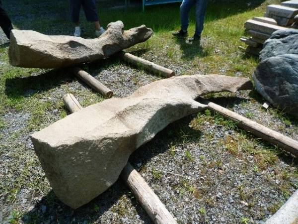 ～ 鞍馬線全線運転再開1周年記念行事 ～二ノ瀬駅にクワガタの顎(あご)の形をした「鞍馬石」を設置します