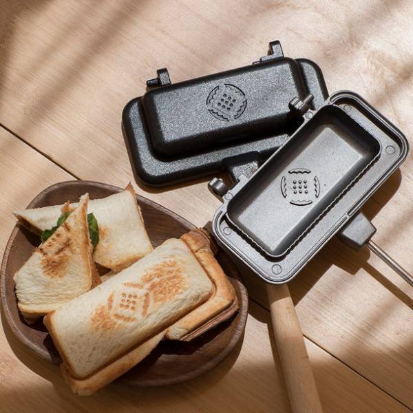 《予約受付中》お家でも外でも手軽に作れるホットサンドメーカー／ワッフルメーカーがアウトドアブランド『S'more』から発売！