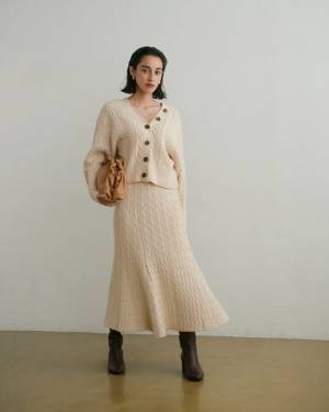 1枚で華やかな存在感。PLSTの今季カーディガンは主役級　ジャケットやブルゾンの代わりにもなる多彩な4種の“着映えカーディガン”が9月12日より順次販売開始