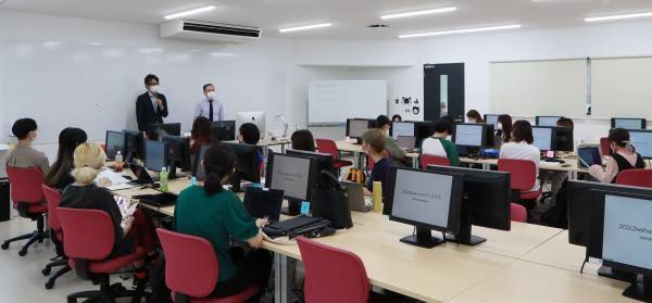 京阪百貨店×京都芸術大学！2022年クリスマス商戦のメインビジュアルを協働して作成中