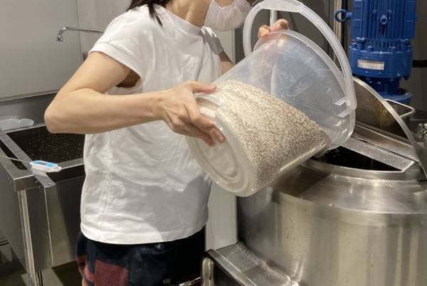 話題のクラフトビールをお好みのレシピ・オリジナルラベルで醸造体験できる！べんがら村内“八女ブルワリー”、醸造体験を月4組限定で予約受付スタート