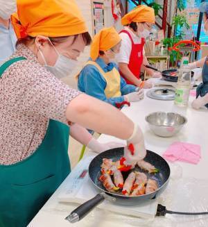 料理体験型デイサービス「なないろクッキングスタジオ 自由が丘」がパーソナルな歩行訓練もできる二刀流デイサービスに！パナソニック歩行トレーニングロボットを2022年9月より導入開始