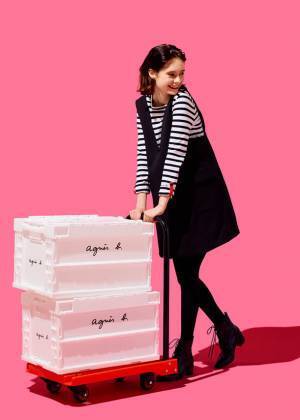 トゥービー バイ アニエスベー、「MODERN GiRL !!」をテーマにした2022秋冬のメインコレクションを展開　