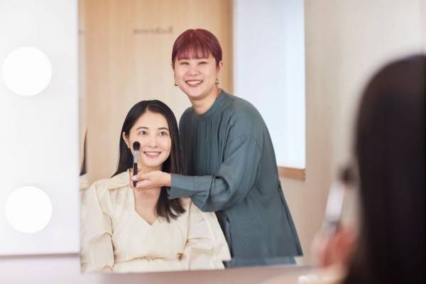 イメチェン願望はあるけれども…。7割以上はイメチェンに挑戦できていない！？その原因は過去のイメチェン後悔だった！？ヘアメイクアーティストGeorgeさんが伝授する失敗しないためのイメチェンメイク4選をご紹介！