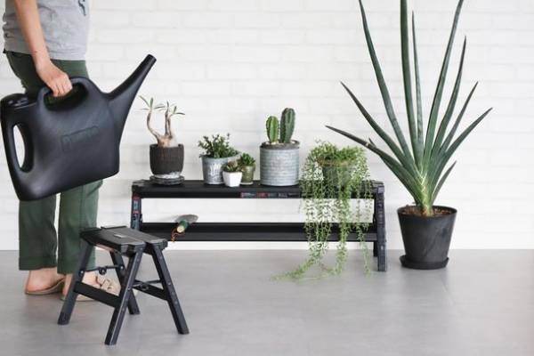 脚立は脚立として使わないのが主流！？キャンプでもインテリアでも映え確定のステップスツールを9/22より発売