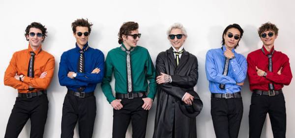 アニエスベー、2022年秋の新作コレクションを展開　カーディガンプレッションやバッグでカラーを楽しめる新作をラインアップ