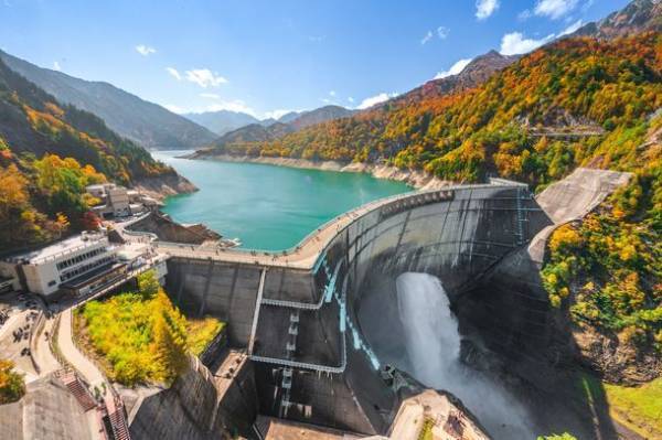 立山黒部アルペンルート、紅葉シーズンのフォトスポット＆グルメをWEBで公開　イナガキヤストさんのフォトツアーやグルメイベントを開催