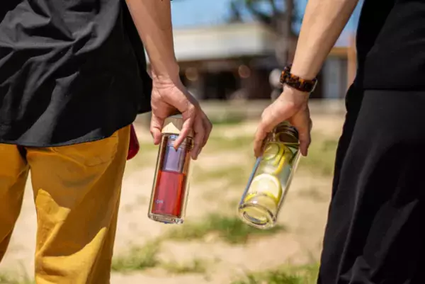 茶こし付き二重構造ガラスボトルの「INFUSION」全国の店舗で、オンラインで、9月より一般販売スタート！