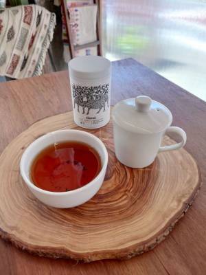 上質なインドの手仕事に出会えるイベント「美しいインド～刺繍とアートとダージリン」ポルストア大阪にて10月25日(火)より開催