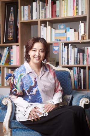 ベルシステム24、詩人・谷川俊太郎氏の書き下ろし文による、創立40周年広告「心を重ねる」本日の新聞広告から順次展開