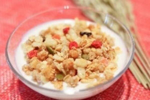 10月2日はグラノーラの日！忙しい朝に！「フルグラ(R)」ならワンボウルで一汁三菜の栄養。