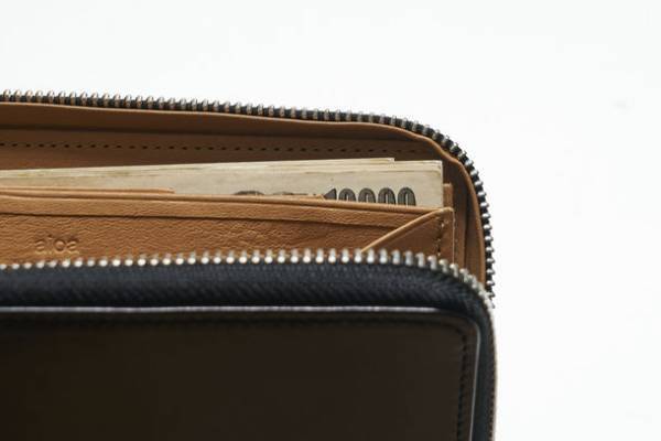 お札を守る「ファスナーガード」搭載の長財布【aioa L】　2022年9月30日よりMakuakeにて販売開始