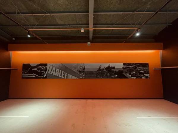 バイクを愛する大人のライダーのための基地「SANNOBASE」が福岡市博多区に9月完成　57台収容可能なバイクガレージ